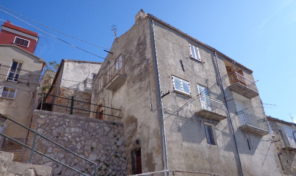 Soluzioni indipendenti nel centro di San Buono rif. 62